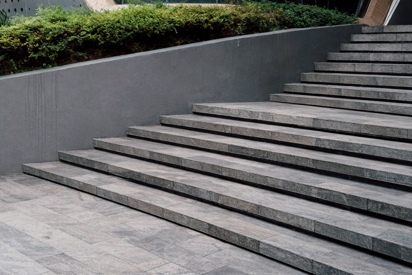 Concrete contractor working on a driveway in San Clemente, CA